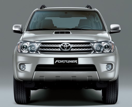 Toyota предлагает обновленный внедорожник Fortuner (4Runner)